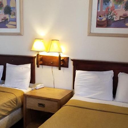 Deluxe Inn Motel - Homestead Bagian luar foto