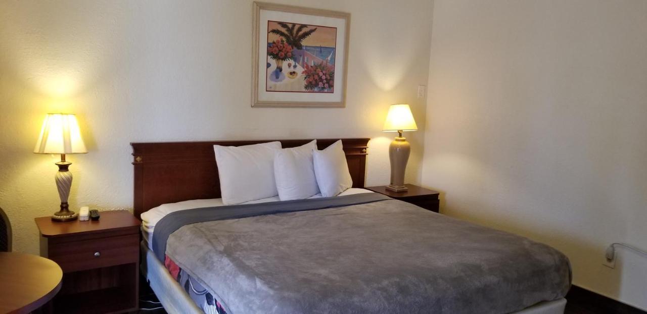 Deluxe Inn Motel - Homestead Bagian luar foto